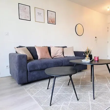 Lotus: Disney-Adjacent Retreat with Free Parking and Wi-Fi Chessy  Exterior photo