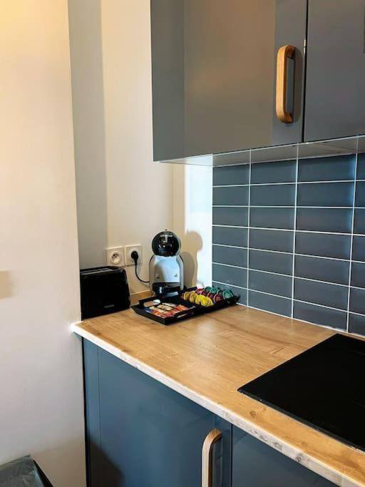 Lotus: Disney-adjacent Retreat With Free Parking And Wi-fi Apartment *