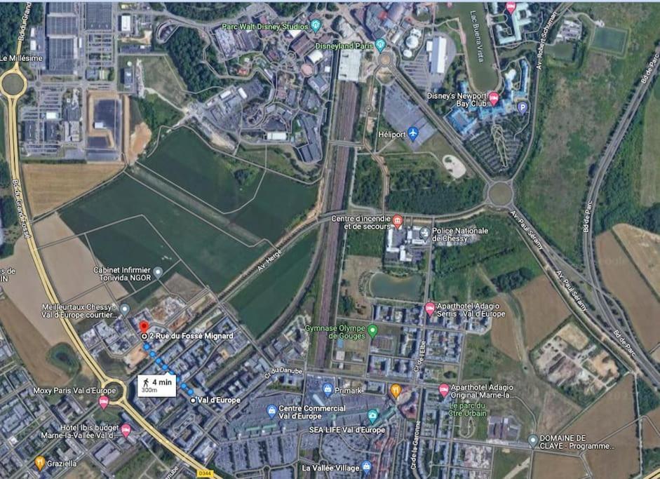 Lotus: Disney-adjacent Retreat With Free Parking And Wi-fi Chessy (Seine-et-Marne)