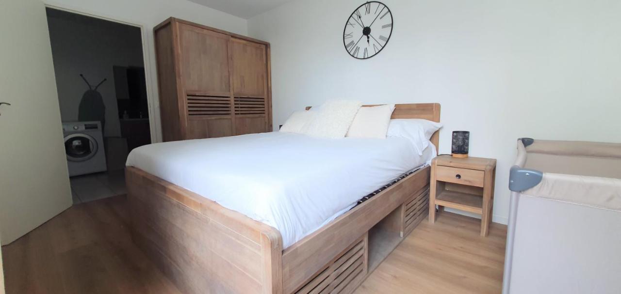 Apartment Lotus: Disney-adjacent Retreat With Free Parking And Wi-fi Chessy (Seine-et-Marne)