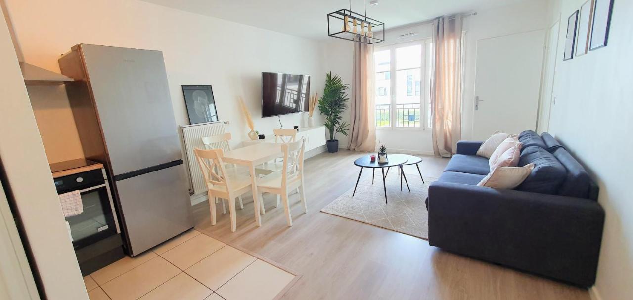Lotus: Disney-adjacent Retreat With Free Parking And Wi-fi