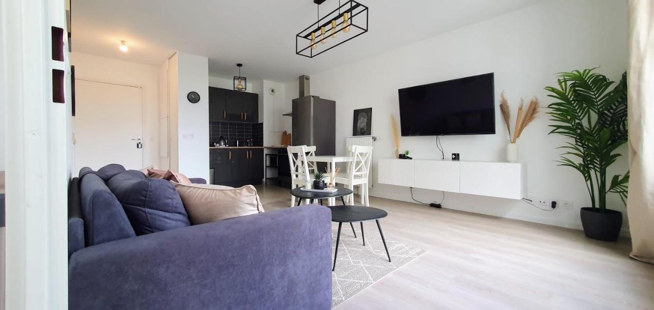 Apartment Lotus: Disney-adjacent Retreat With Free Parking And Wi-fi *
